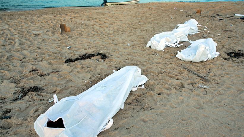 Mittelmeer: Mindestens 28 Tote bei Bootsunglück vor libyscher Küste