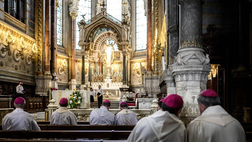 Katholische Kirche: Papst Franziskus Beruft Erstmals Frauen In ...