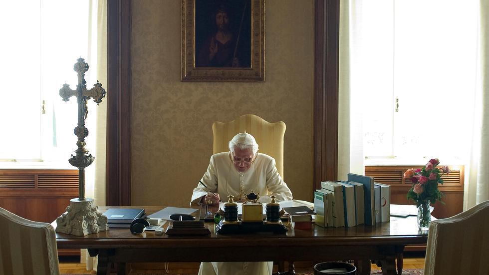Joseph Ratzinger: Da stand der einsamste Mensch der Welt | ZEIT ONLINE