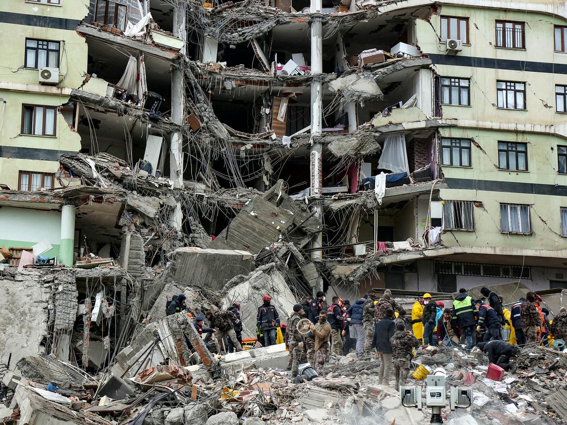 Wie viel Uhr war das Erdbeben in der Türkei?