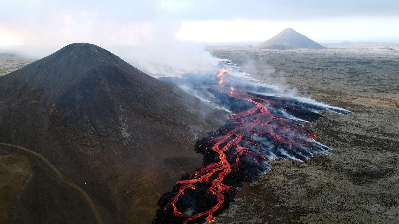 Island Vulkan nahe der isländischen Hauptstadt ausgebrochen ZEIT ONLINE