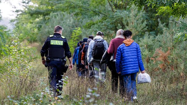 Migration: Polizei nicht in der Lage, Handys von Schleusern auszulesen