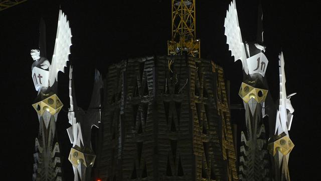 Barcelona: Zwei neue Türme der Sagrada Família erstmals beleuchtet