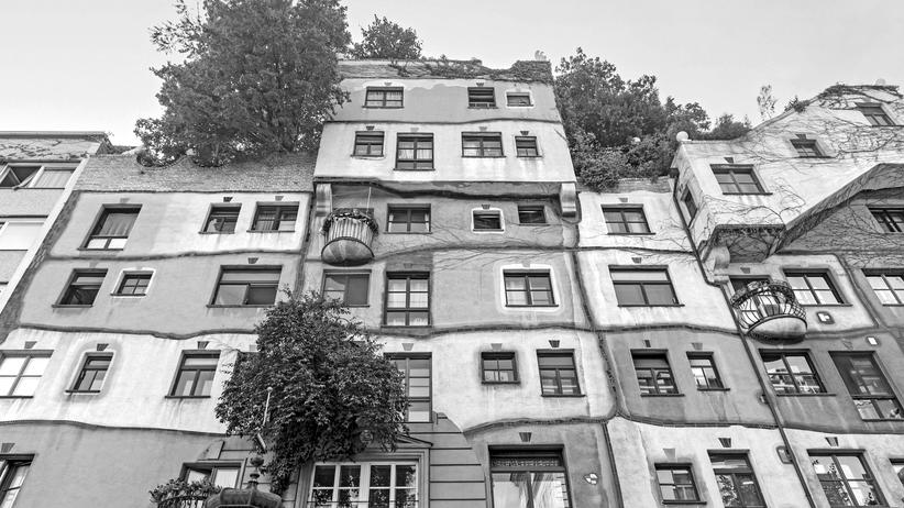 Fassade des Hundertwasserhauses, ein von Friedensreich Hundertwasser entworfenes Wohnhaus in Wien 
