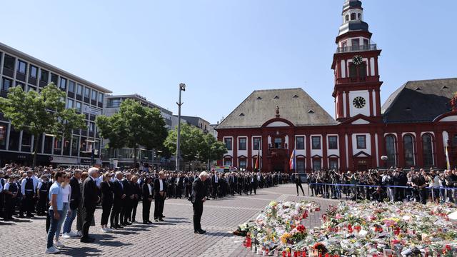 Mannheim: Bundespräsident Steinmeier besorgt über zunehmende Gewalt