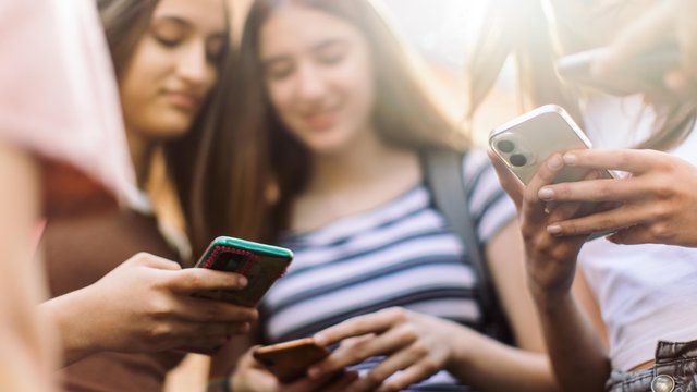 Schule: Italien verbietet Handys in Klassenzimmern