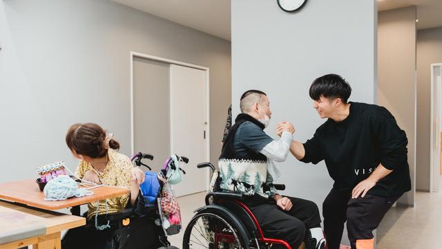 Pflegeheim in Japan: Sechs Stunden pflegen, zwei Stunden pumpen