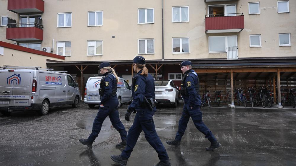 Örebro: Die Polizei fand den mutmaßlichen Täter am Tatort tot.