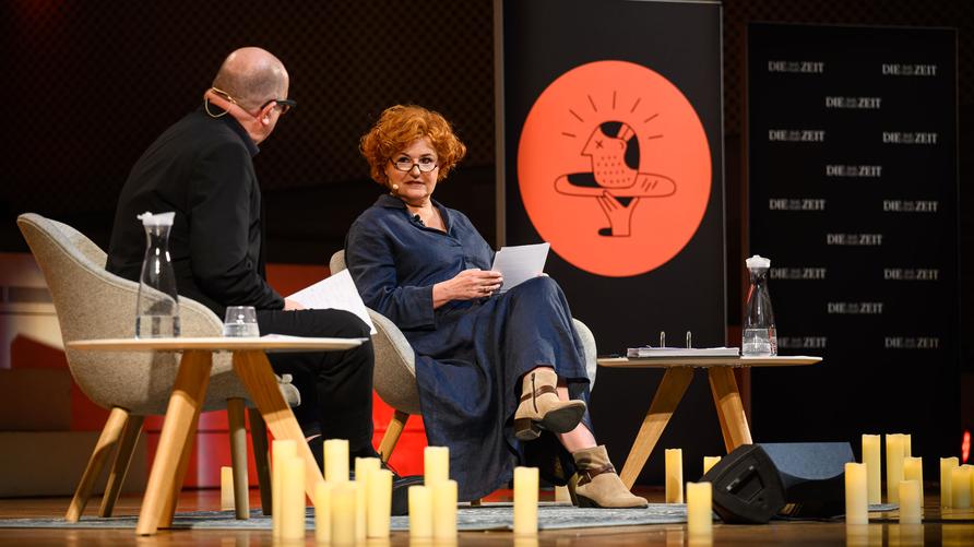 ZEIT Podcast-Tour 2025: Die Lange Nacht der ZEIT in Hamburg und Wien