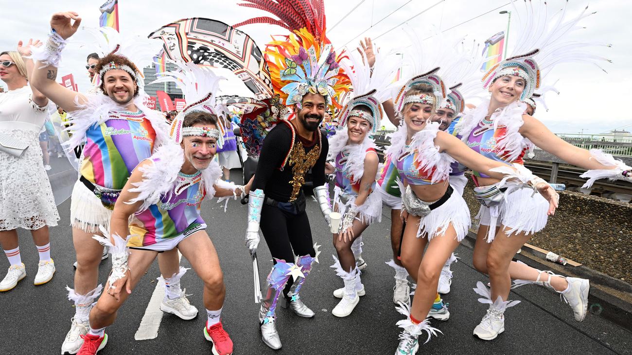 CSD Köln: Hunderttausende demonstrieren bei Pride-Parade in Köln