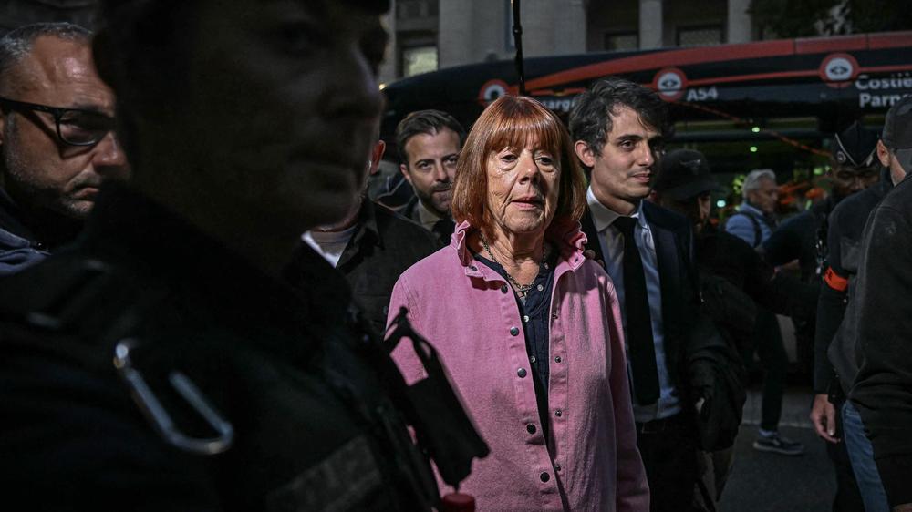 Hasle Pelicot: Trial Pelicot, 72, AUPH DEM VEG in Gerictsgebaeded in Nimes