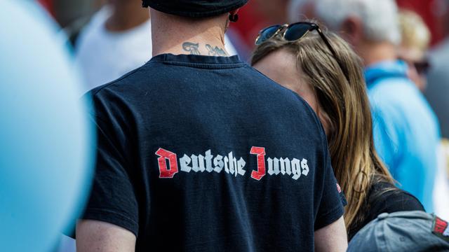 Rechtsextreme Kriminalität: Zahl rechtsextremer Straftaten junger Menschen steigt stark an