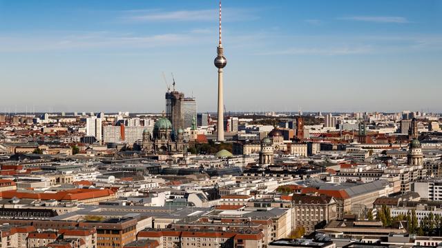 Karlsruhe odloča o plačilu berlinskih uradnikov