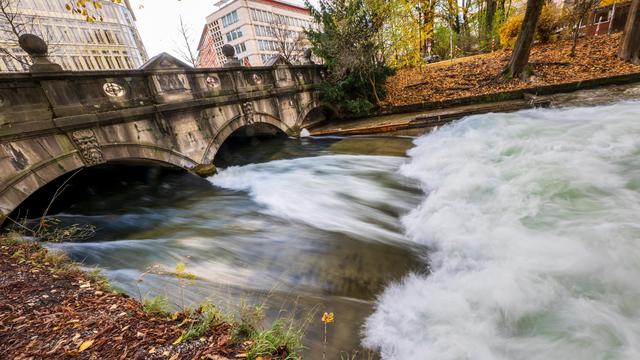 Eisbachwelle: München will die verschwundene Eisbachwelle wiederherstellen