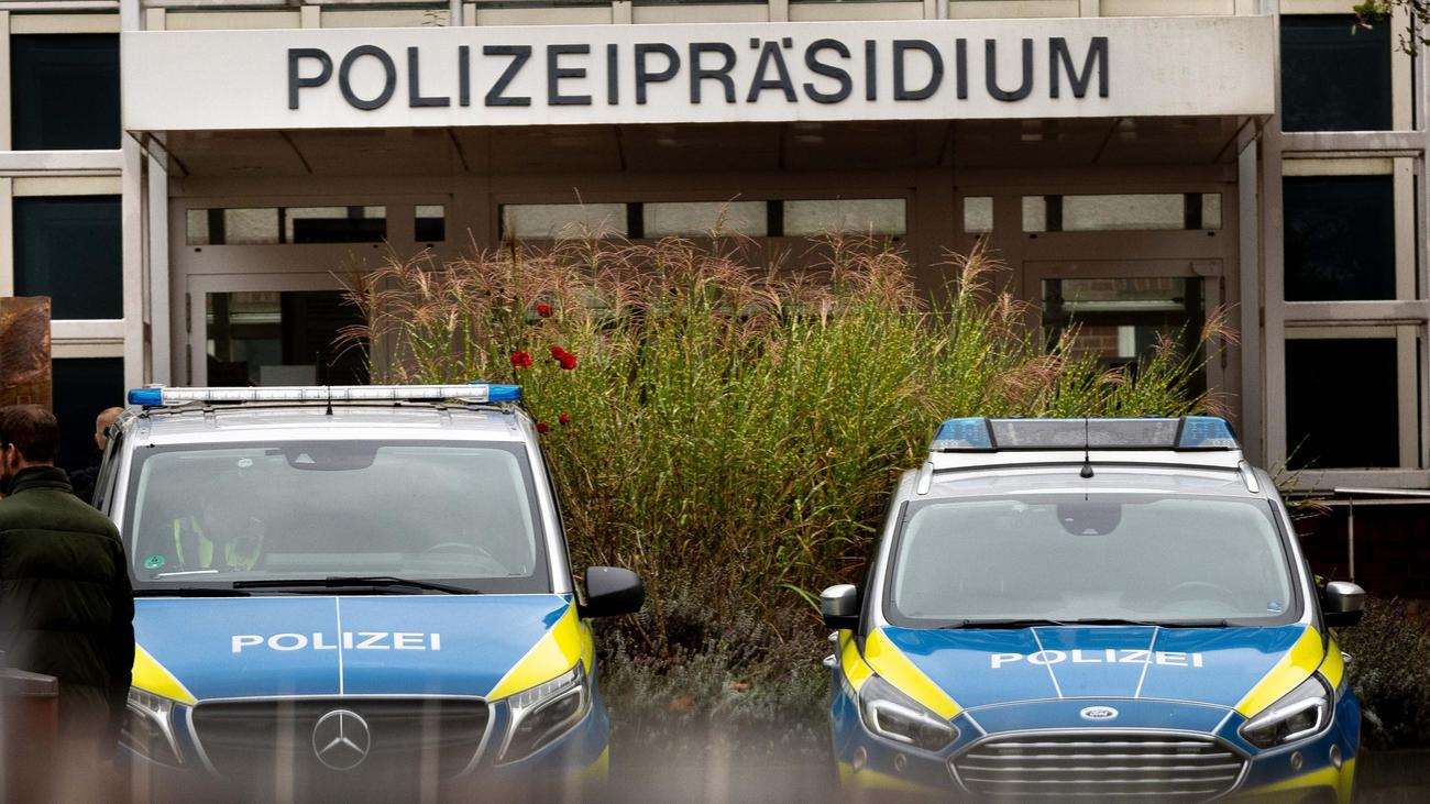 Terrorverdacht: Mann wegen mutmaßlicher Aufrufe zu Morden an Politikern festgenommen