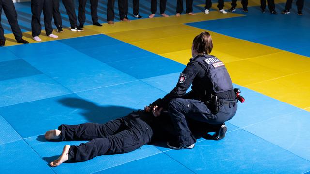 (+) Polizeieinsatz in Bochum: 