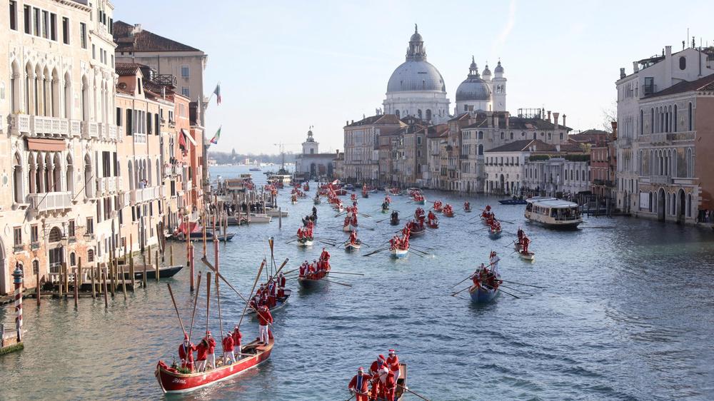 Christmas: Things are supposed to be quiet and contemplative in Venice on Christmas Eve. Music events and fireworks should therefore be prohibited from 10 p.m.