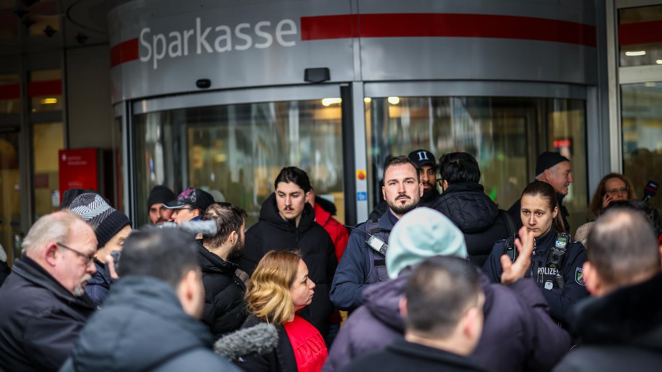 Gelsenkirchen: Geschädigte von Bankeinbruch wollen Klage gegen Sparkasse einreichen