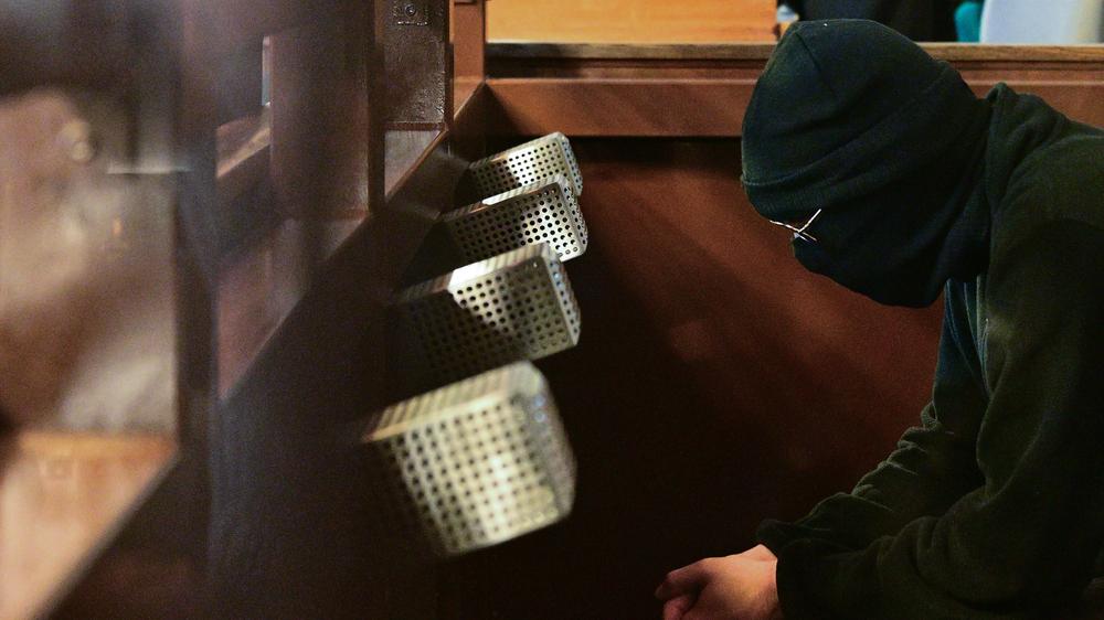 Messerangriff: Der 19-Jährige soll im Februar 2025 am Holocaust-Mahnmal mit einem Messer auf einen Besucher eingestochen haben.