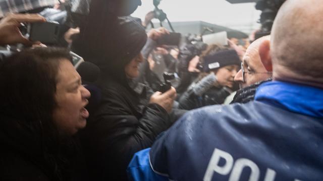 Brandkatastrophe in Crans-Montana: Polizei schützt Barbetreiber vor Opferangehörigen der Brandkatastrophe