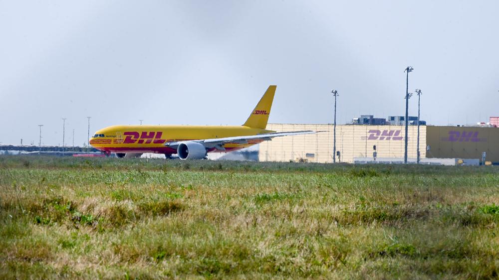 Sabotage: Die Pakete waren von den Logistikdiensten DHL und DPD befördert worden.