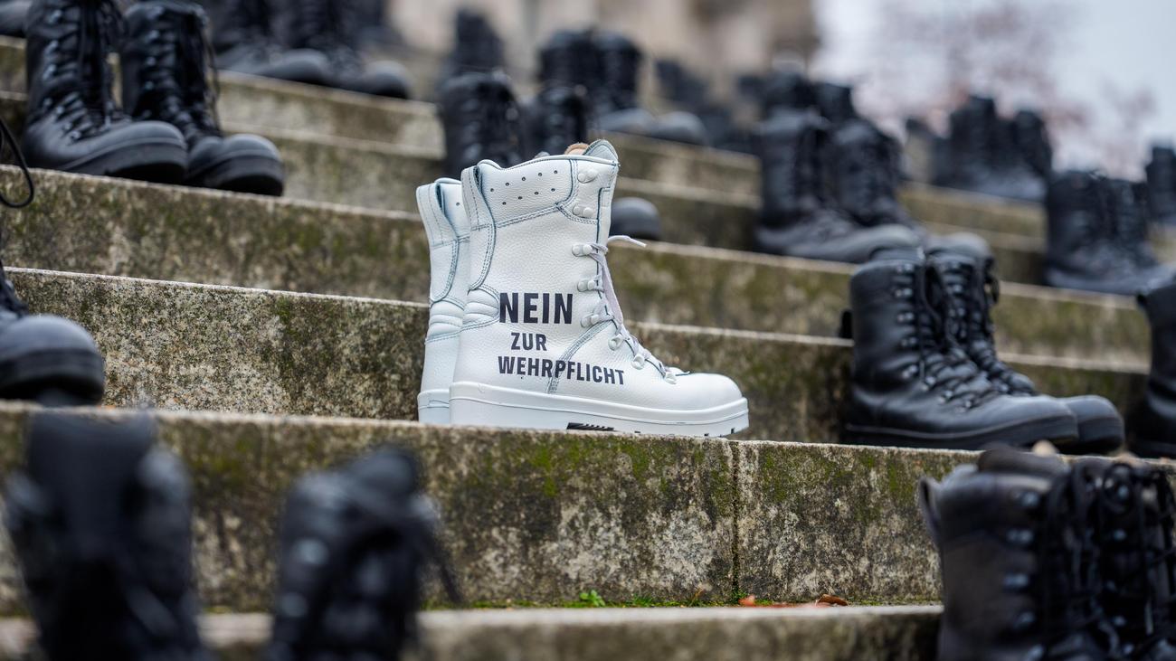 Protest gegen Wehrdienst: Jugendliche sehen sich bei Wehrdienst übergangen