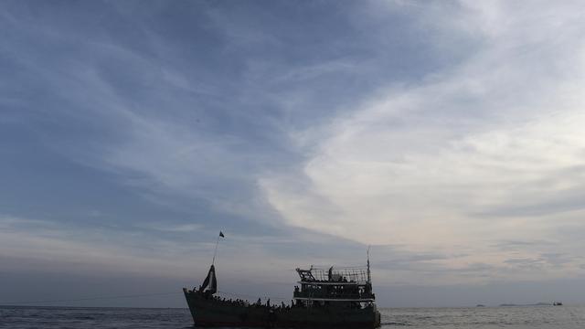 Bild: Flucht über Indischen Ozean: Mehr als 250 Menschen nach Bootsunglück vor Bangladesch vermisst