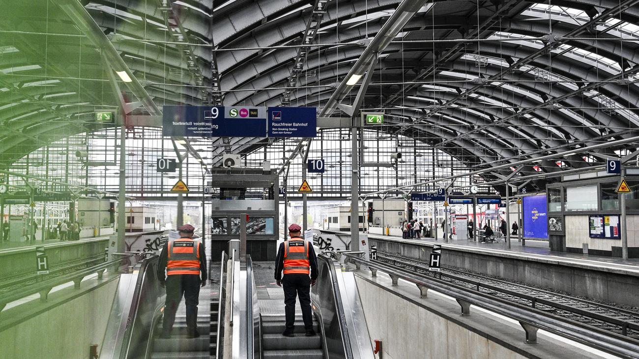Deutsche Bahnhöfe: Bahn verbietet an zwei Berliner Bahnhöfen Alkoholkonsum