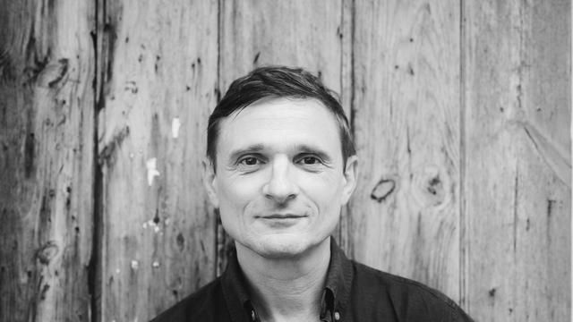 Florian Lukas: »Als die Kinder kamen, habe ich mir das lange Schlafen abgewöhnt«