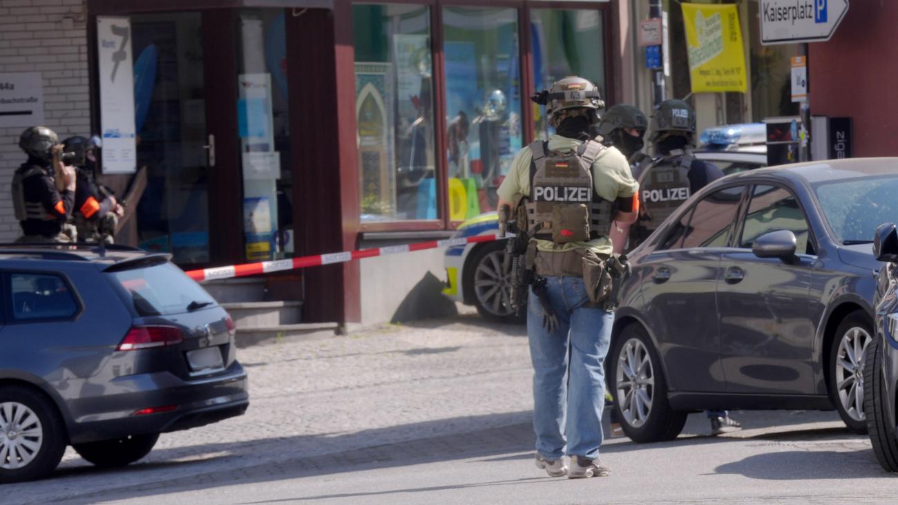 Geiselnahme: Mehrere Täter nehmen Geiseln in Bank im rheinland-pfälzischen Sinzig