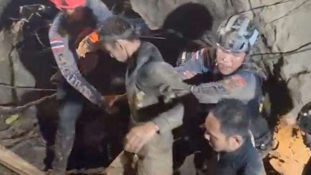 Laos: Erster Mensch aus überfluteter Goldmine in Laos geborgen
