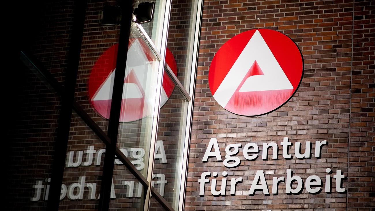 Jobcenter Bremen: Jobcenter-Chef wird wegen hoher Kosten für Besprechungsraum abberufen