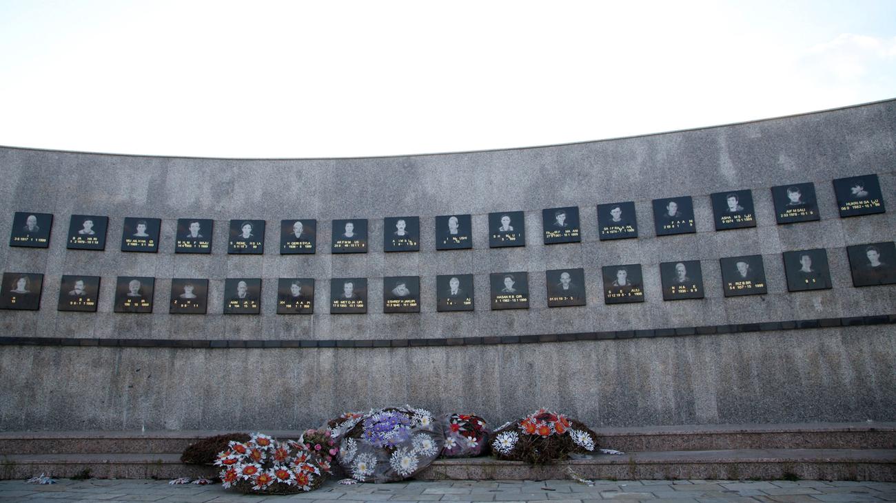 Massaker von Reçak: Fünf Serben im Kosovo wegen mutmaßlicher Kriegsverbrechen festgenommen