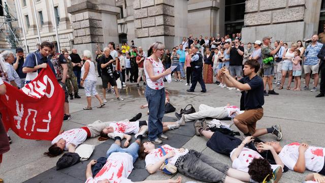 Bild: Nationaler Veteranentag: Protestierende stören Rede von Verteidigungsminister Pistorius 