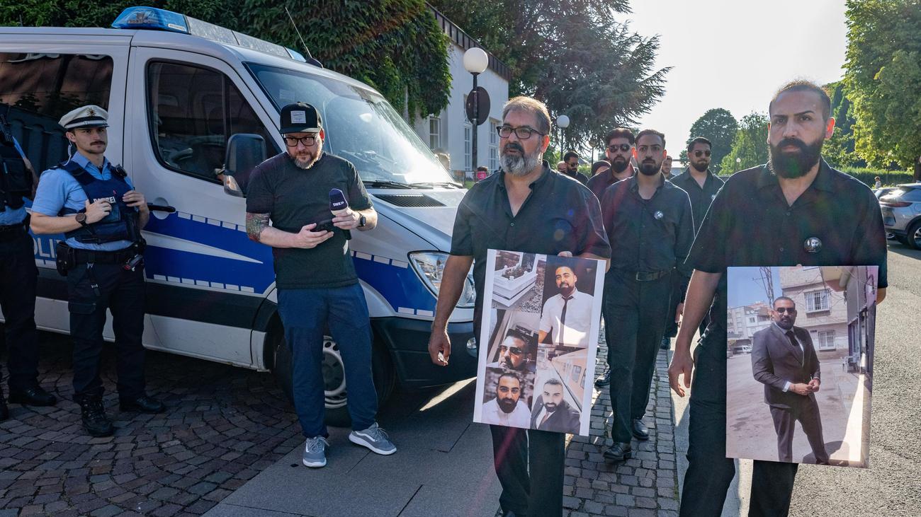 Tod von Zugbegleiter Serkan Çelar: Angeklagter bittet in Prozess um getöteten Zugbegleiter um Verzeihung