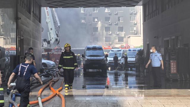 Brand in Schuhfabrik in China: Mindestens 28 Tote bei Brand in Schuhfabrik in China
