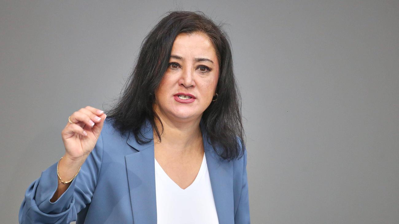 Gökay Akbulut: Geldstrafe für Linken-Abgeordnete Gökay Akbulut nach Streit in Zug