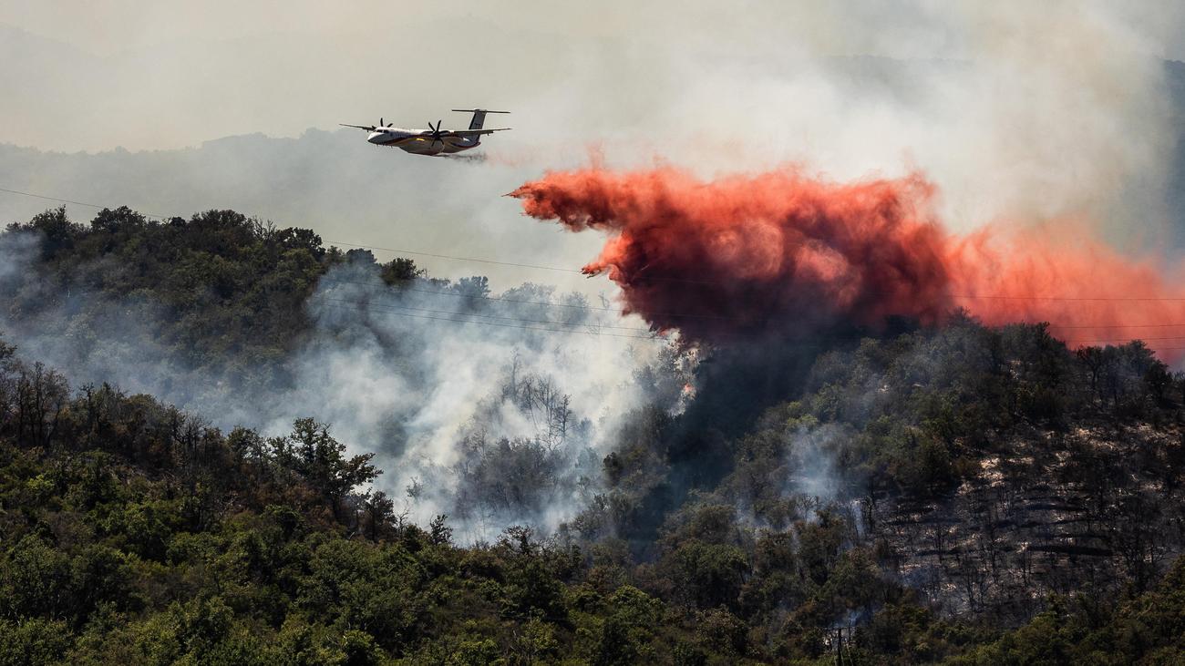 Waldbrände in Südfrankreich: Großwaldbrand in den Pyrenäen breitet sich weiter aus