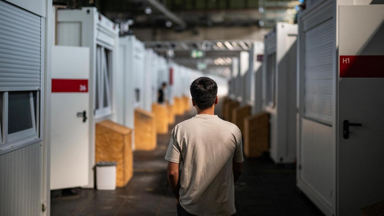 Asylum applications in Germany: Only half as many people as in 2025 ...