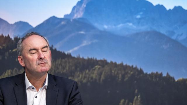 Flugblatt-Affäre um Hubert Aiwanger: Staatsanwaltschaft ermittelt erneut gegen Aiwangers ehemaligen Lehrer