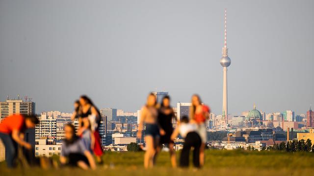 Geschlechterverhältnis in Deutschland: In Deutschland leben mehr Frauen als Männer