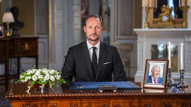 König Haakon VIII.: Haakon VIII. spricht erstmals als König zu den Norwegern