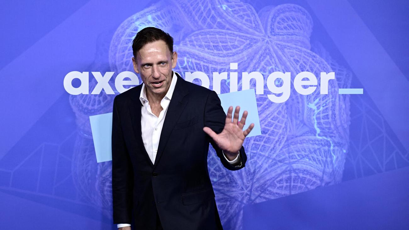 アクセル・シュプリンガー賞：「リンク・ハスファブリック」のティール・アタッティエルト・メディアンとロブト・アクセル・シュプリンガー