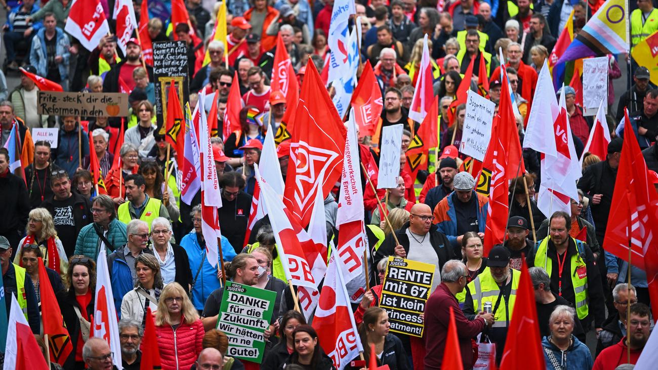 Sozialstaat: DGB mobilisiert Zehntausende gegen Sozialkürzungen