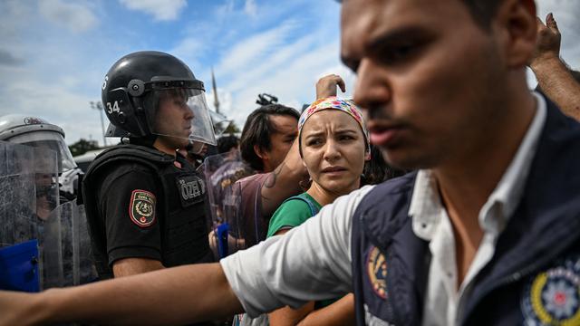 Festnahmen in Istanbul: Zahlreiche Aktivisten bei LGBT-Protest in der Türkei festgenommen