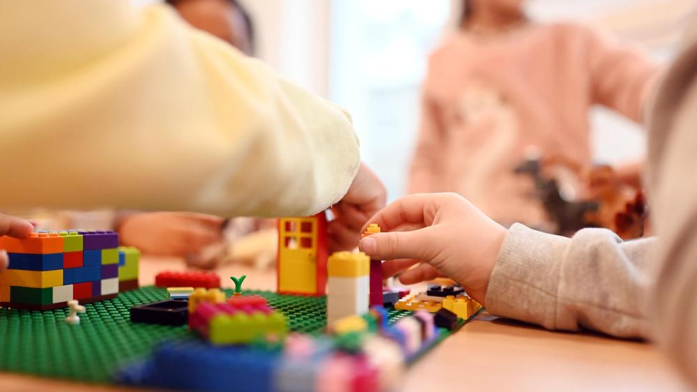 Bundesinstitut für Bevölkerungsforschung: Kinder, die aus ärmeren Familien kommen, haben nach wie vor schlechtere Chancen auf einen Kitaplatz.