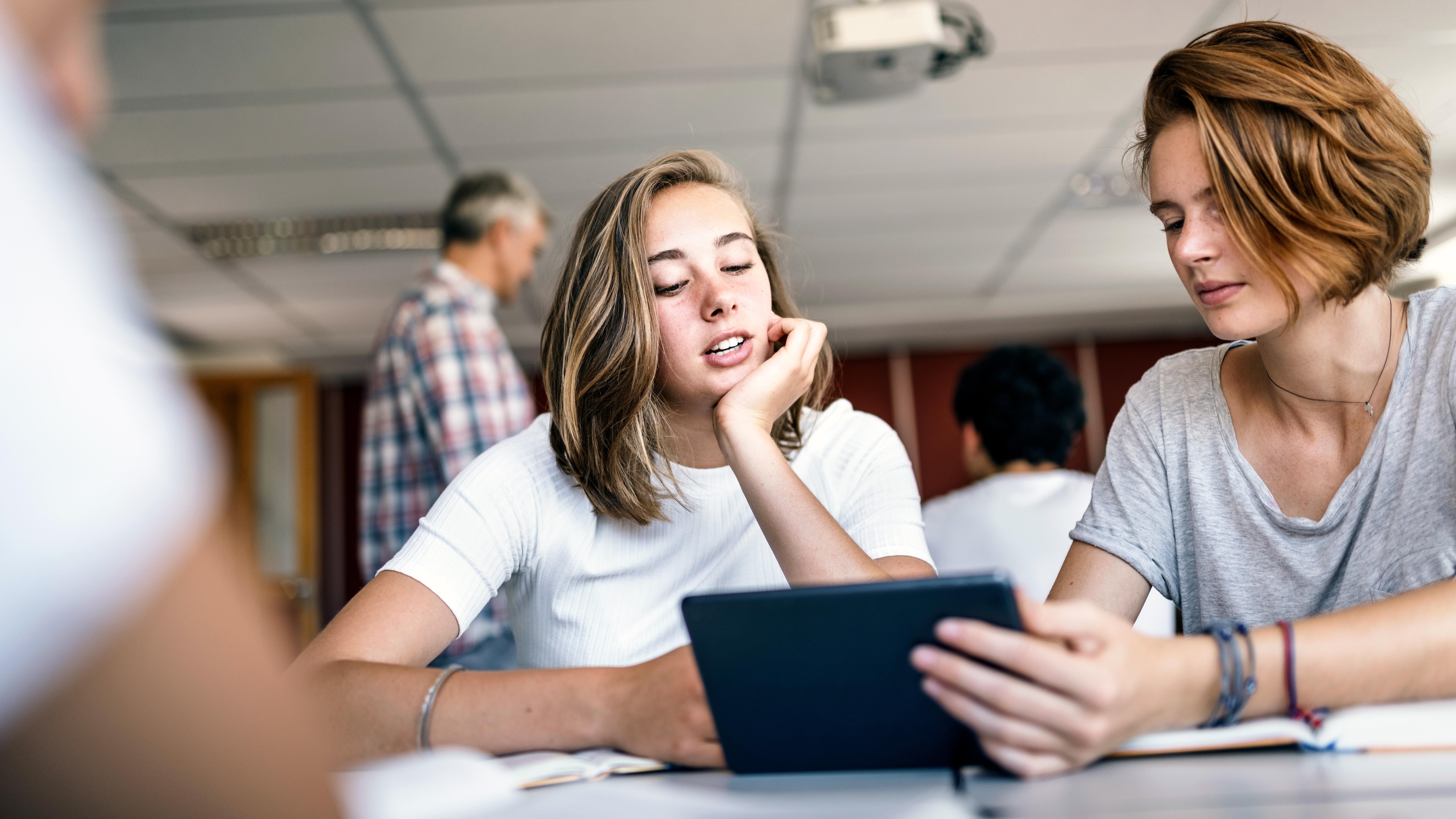 Очки виртуальной реальности в школе. Инклюзивное дошкольное образование в германии. Education язык английский. Need class. Need class.