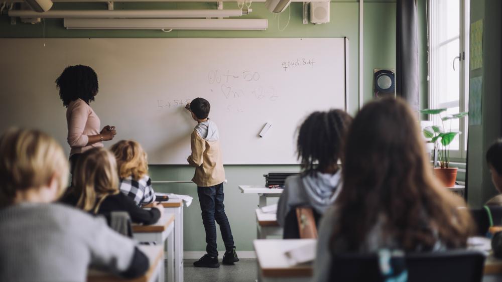 Lehrermangel: Der Lehrkräftemangel ist besonders eklatant da, wo die Betreuung am nötigsten ist, zum Beispiel an der Grundschule