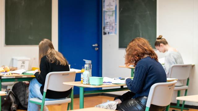 Abitur: Politikabitur in Niedersachsen nach Einbruch zeitweise unterbrochen