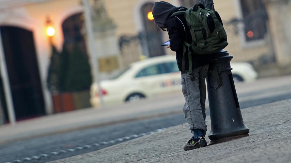 Schulschwänzen: Die Gewerkschaft Erziehung und Wissenschaft kritisiert die Praxis mehrerer Bundesländer, Schulschwänzer mit Jugendarrest zu bestrafen.